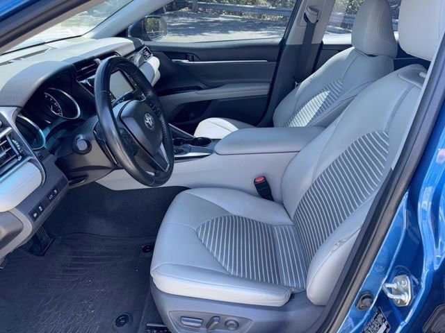 Used 2018 Toyota Camry SE w/ Moonroof Package FWD image 8