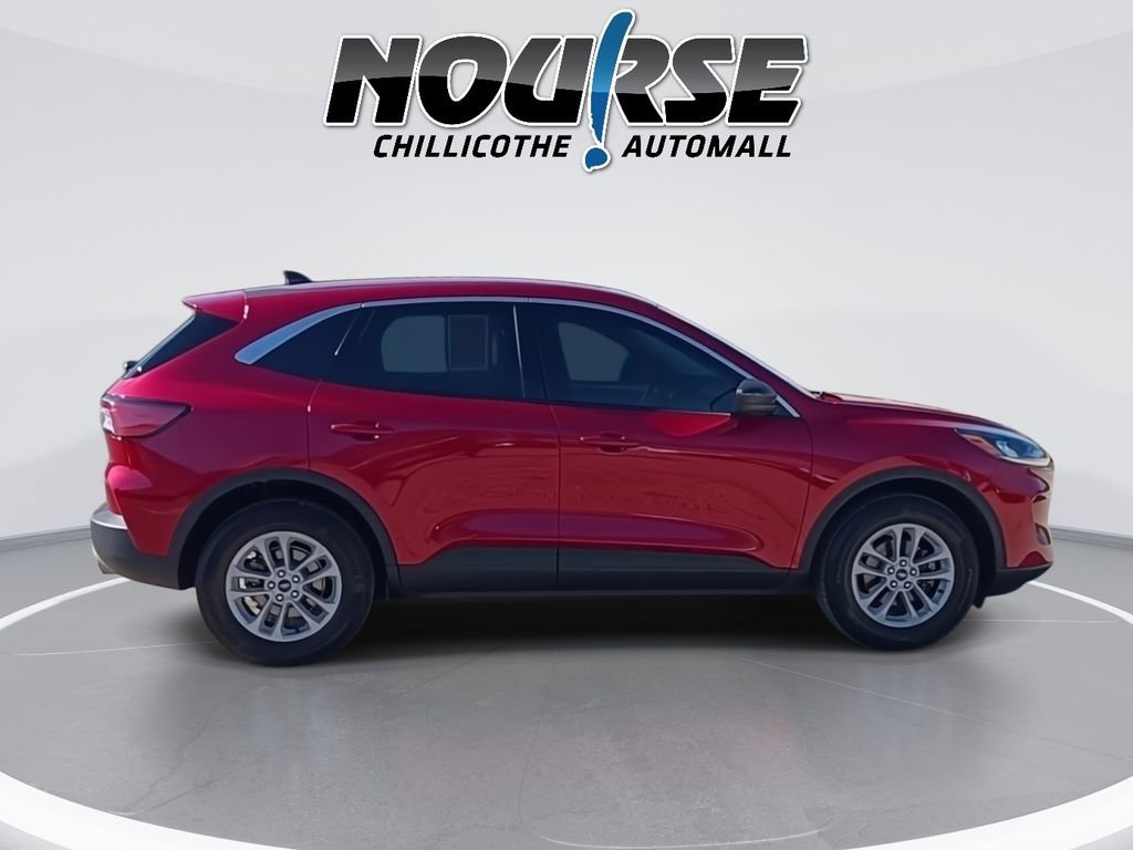 Used 2022 Ford Escape SE image 9
