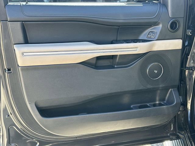 Used 2023 Ford Expedition Max Limited image 22