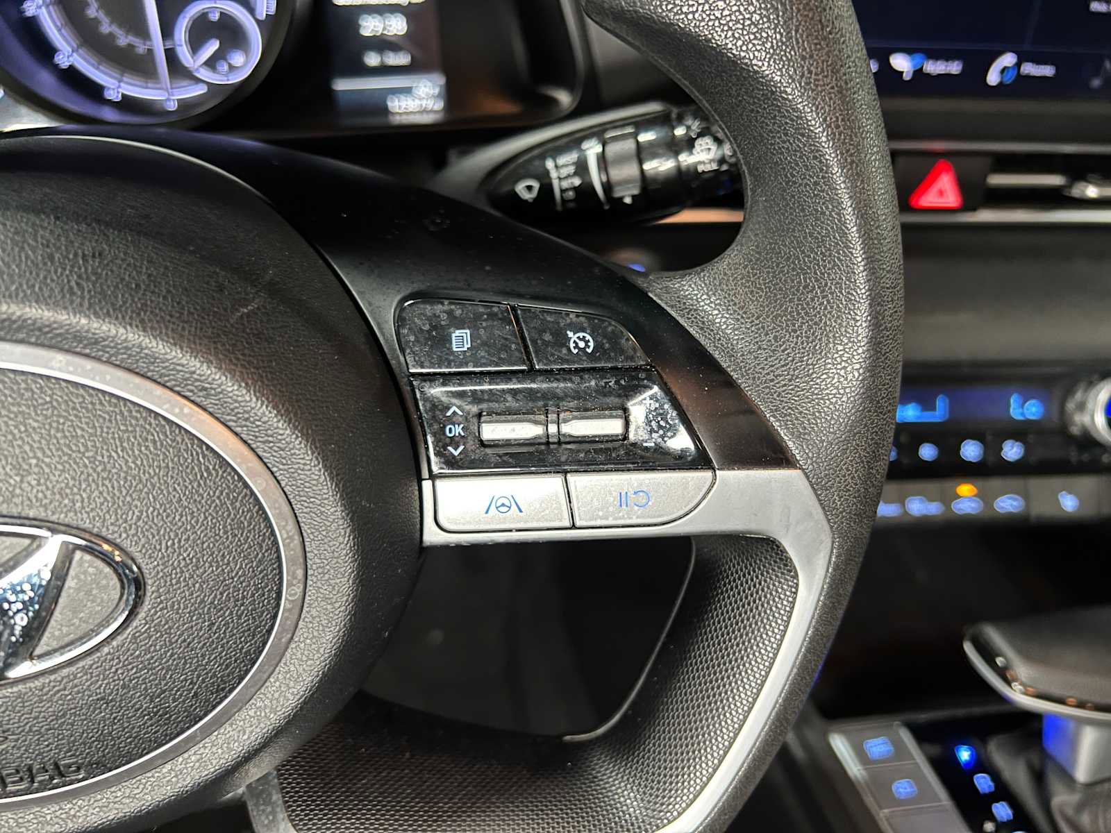 Used 2023 Hyundai Elantra Blue image 26