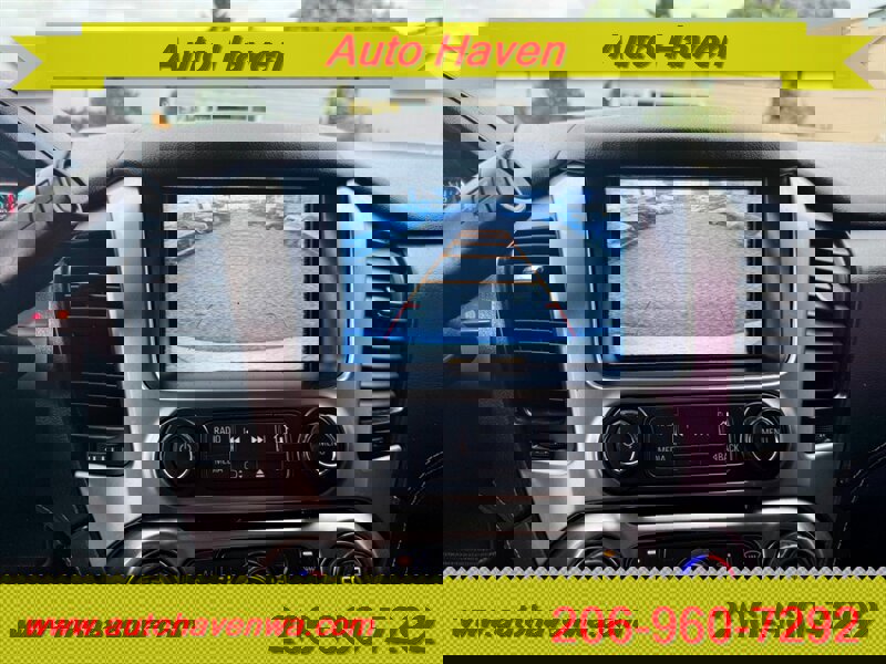 Used 2017 Chevrolet Suburban LT image 13