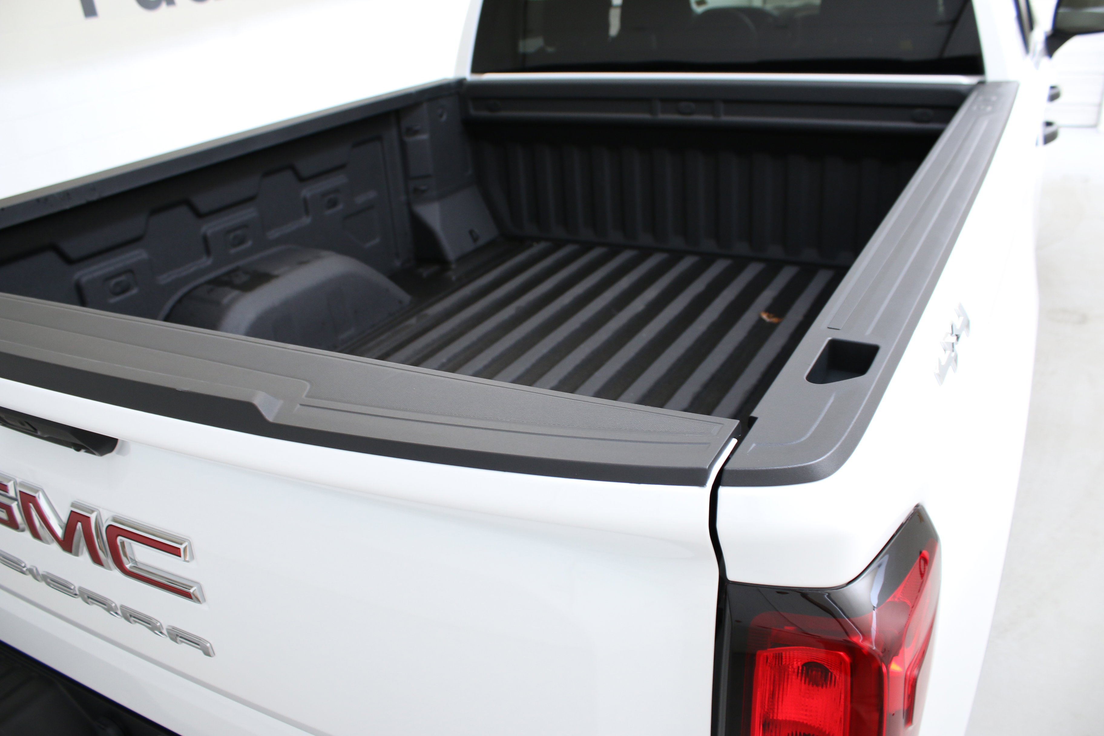 Used 2025 GMC Sierra 1500 Pro w/ Pro Value Package image 9