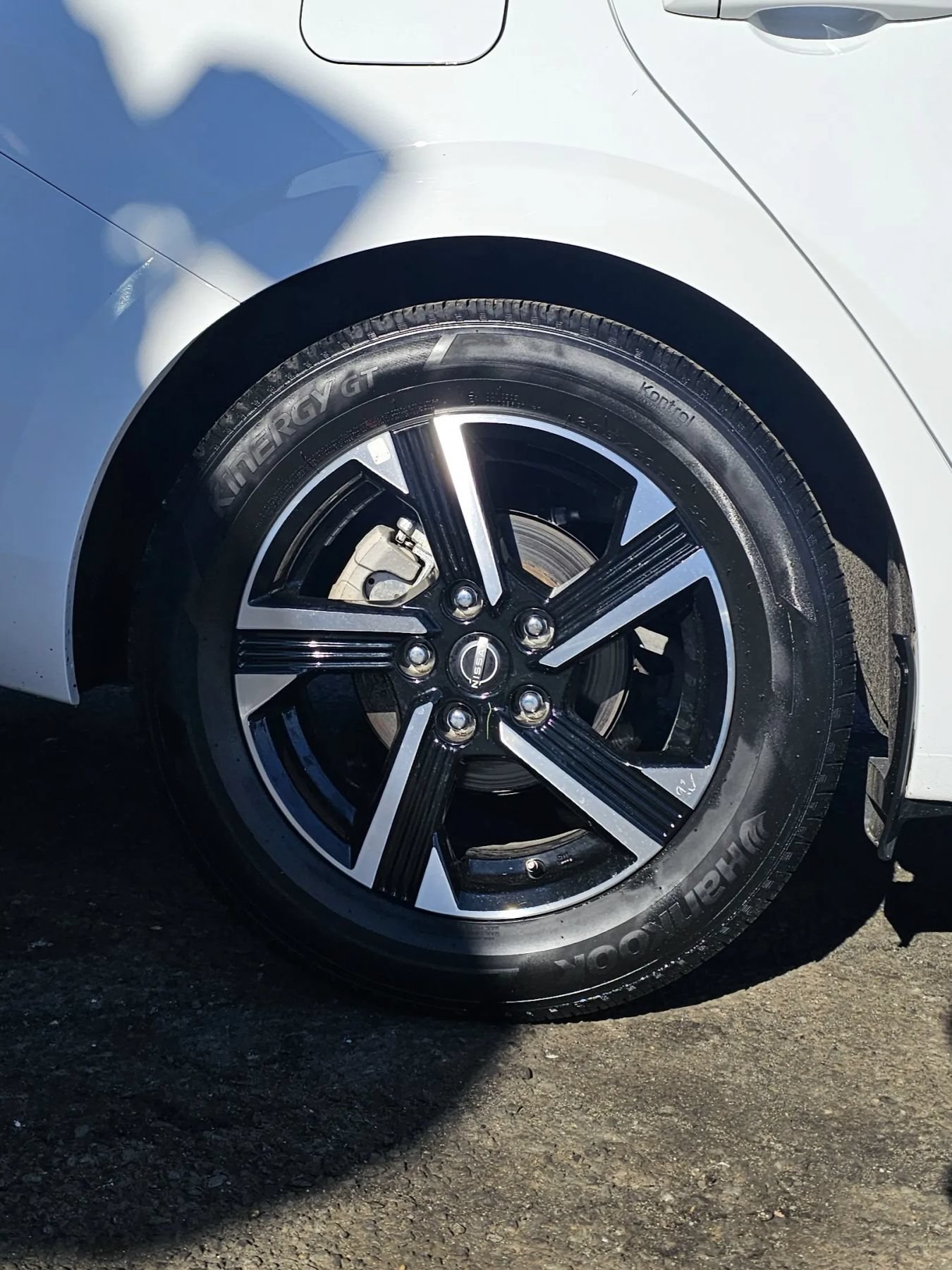 Used 2025 Nissan Sentra SV FWD image 6