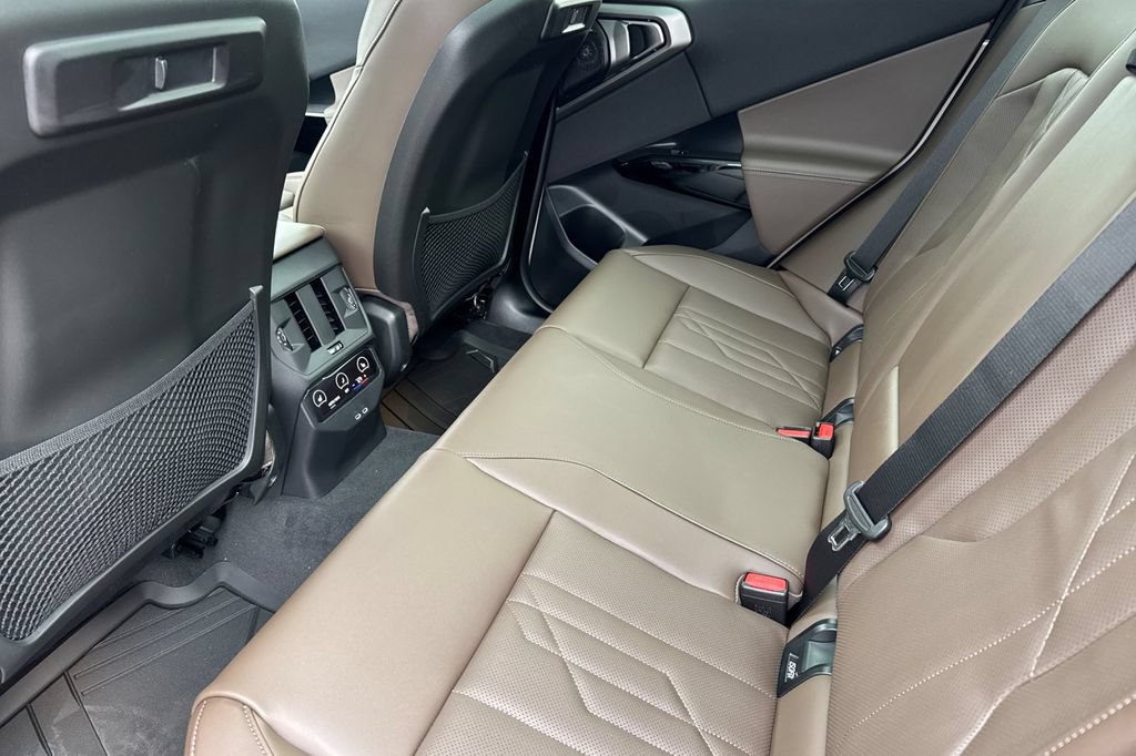 New 2026 BMW X3 xDrive30i w/ Premium Package AWD/4WD image 12