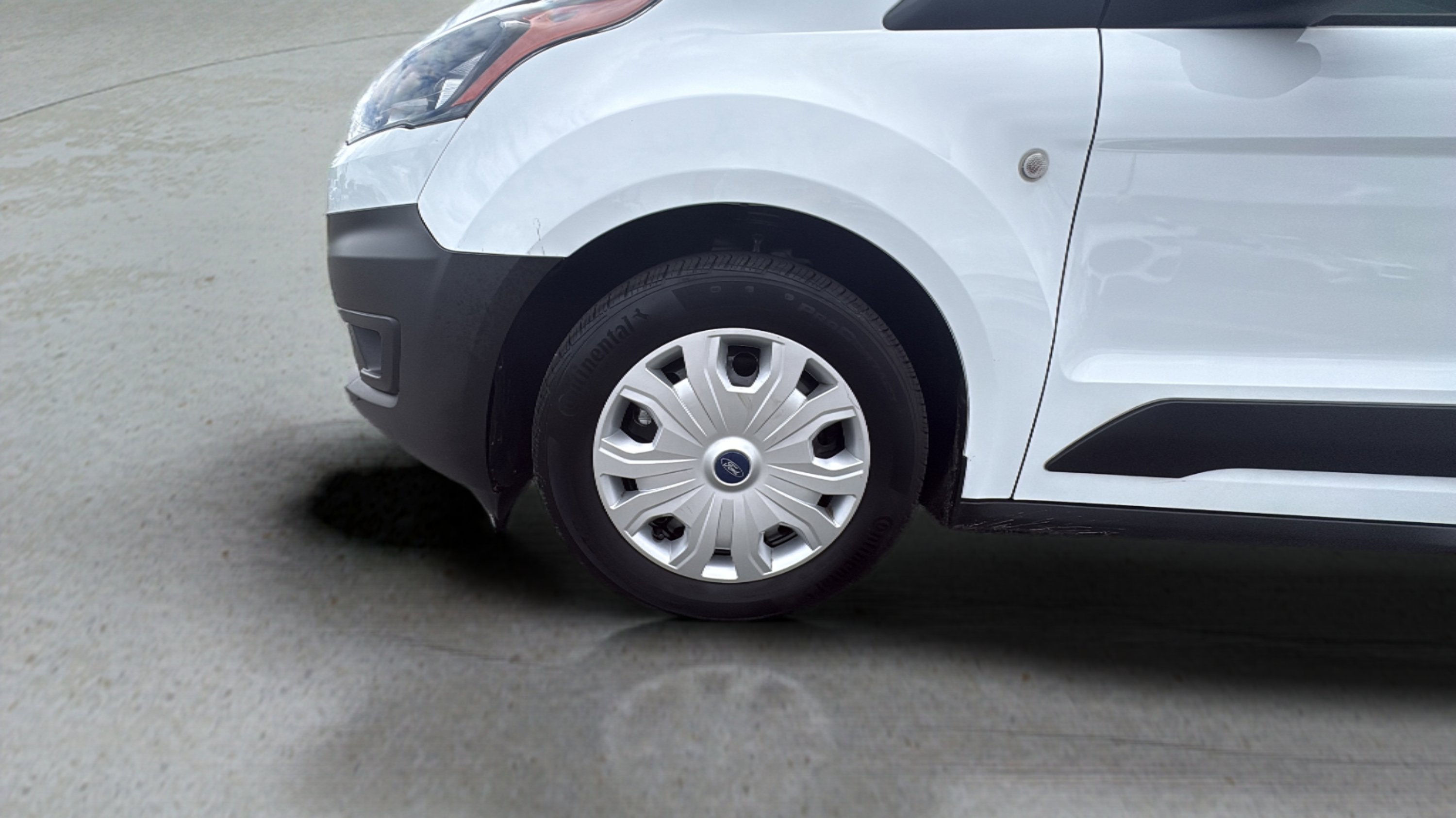 Used 2023 Ford Transit Connect XL image 15