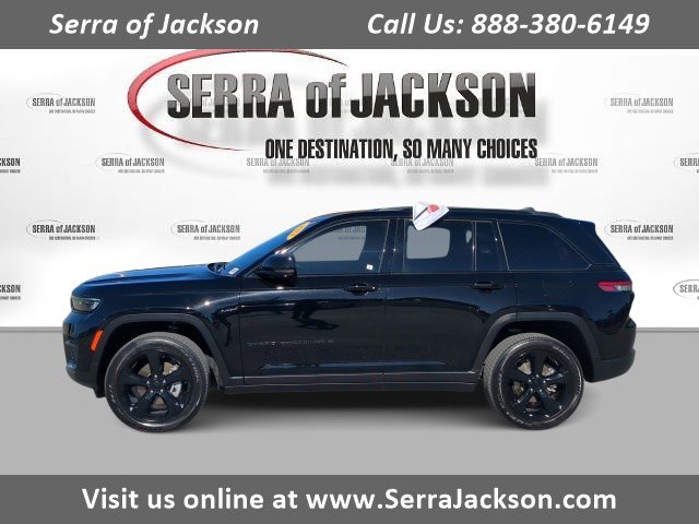 Used 2023 Jeep Grand Cherokee Altitude