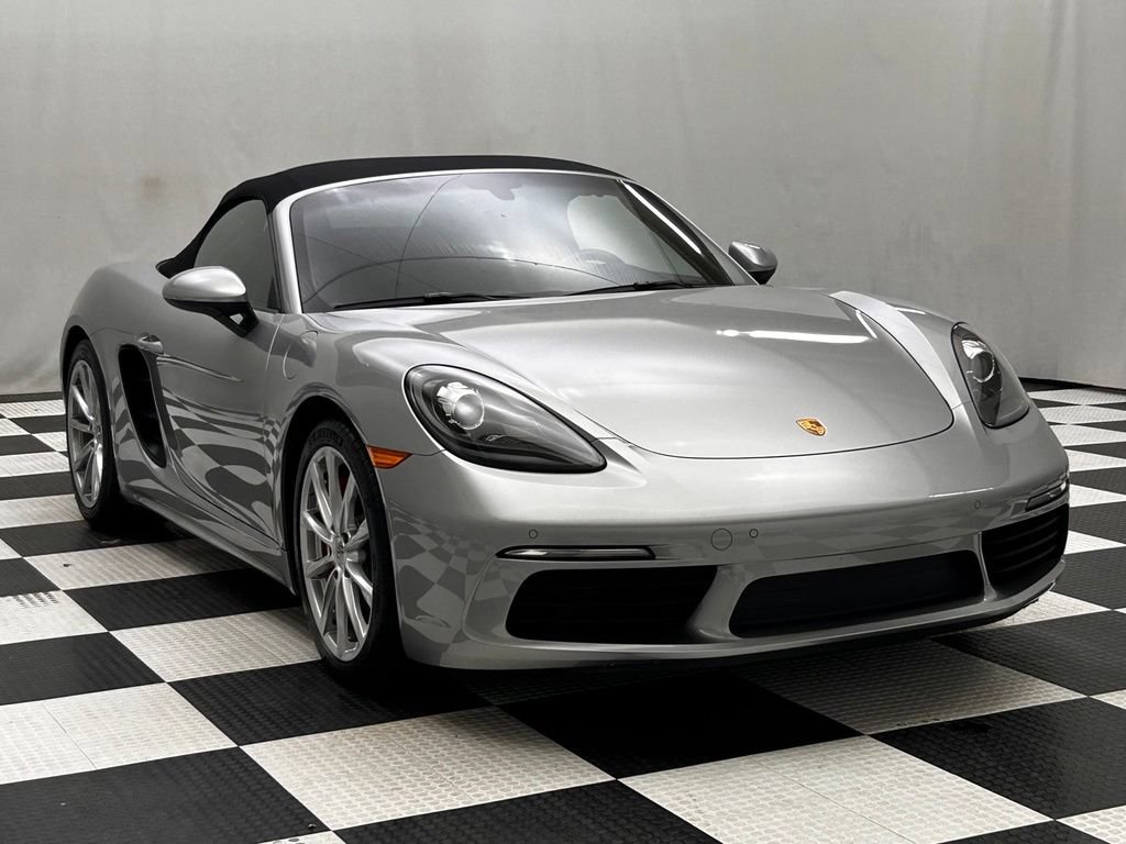 Used 2017 Porsche 718 Boxster S RWD image 2