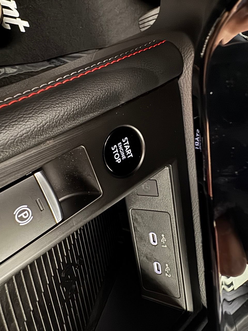 Used 2025 Nissan Kicks SR FWD image 22