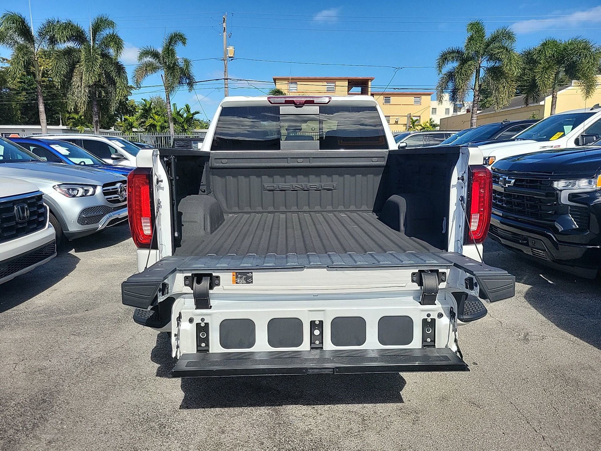 Used 2024 GMC Sierra 1500 Denali w/ Technology Package image 18