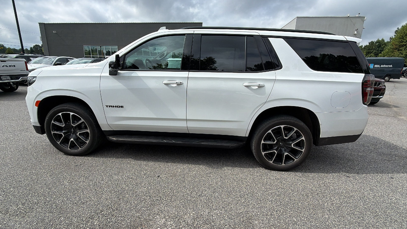 Used 2024 Chevrolet Tahoe RST w/ Luxury Package AWD/4WD image 11