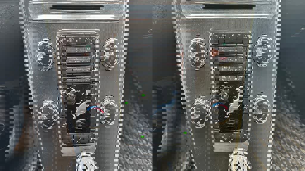 Used 2016 Volvo XC60 T6 w/ Proximity Package image 20