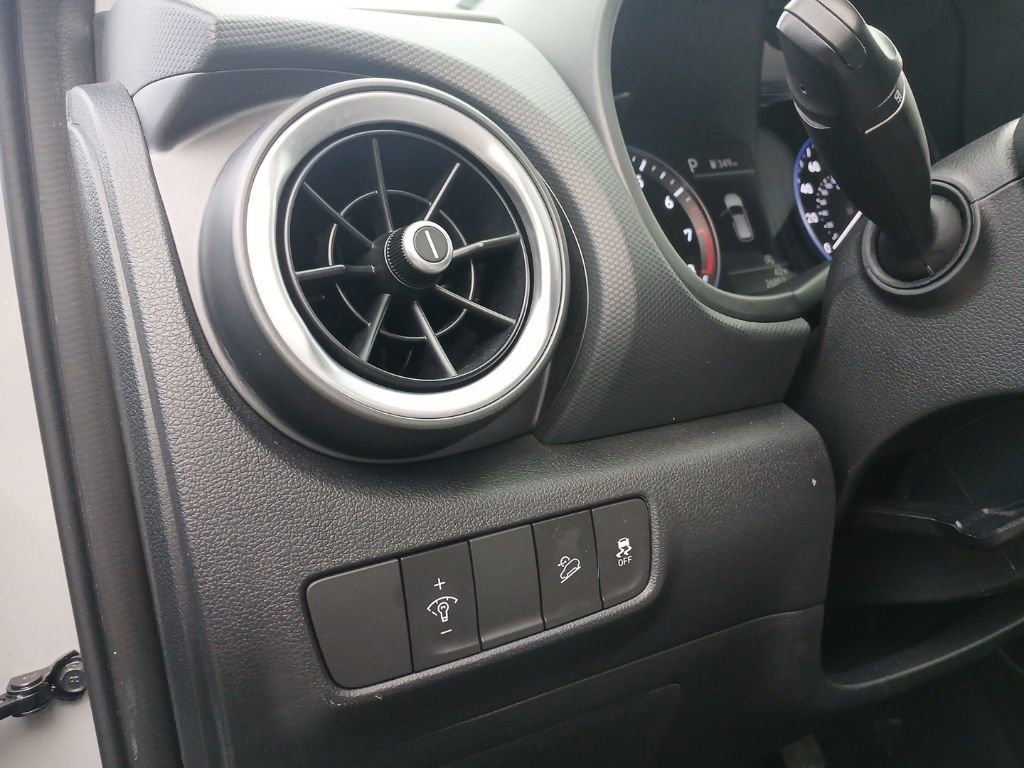 Used 2023 Hyundai Kona SEL w/ Convenience Package image 18