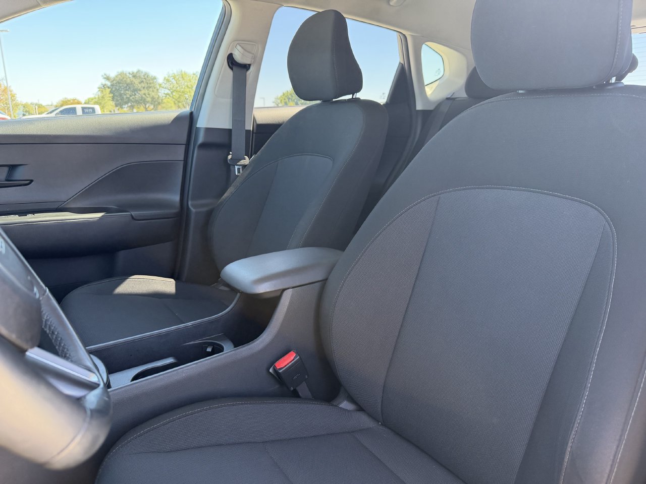 Used 2025 Hyundai Kona SEL FWD image 21