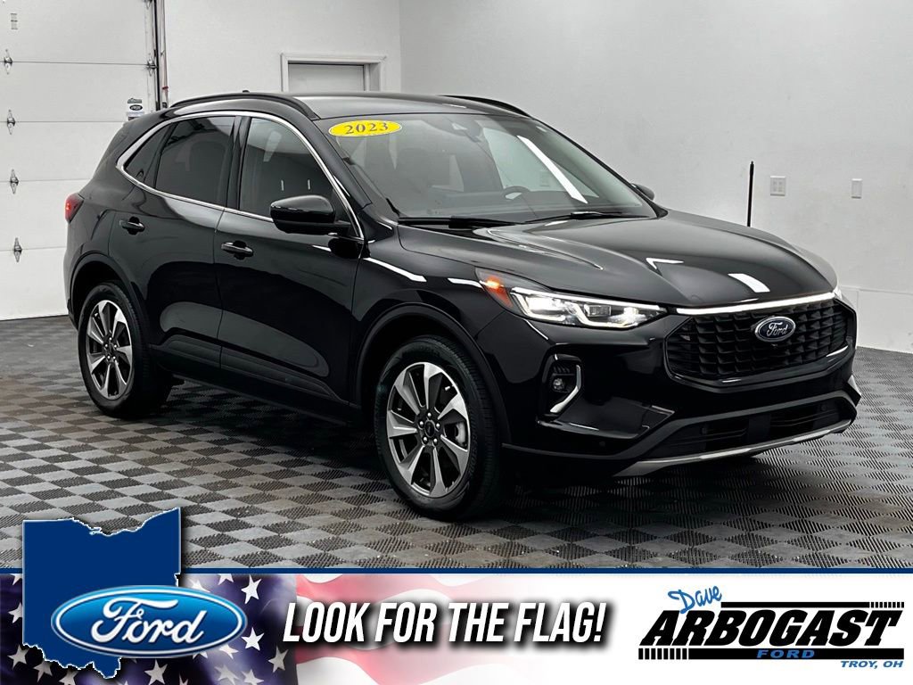 Used 2023 Ford Escape Platinum AWD/4WD image 1
