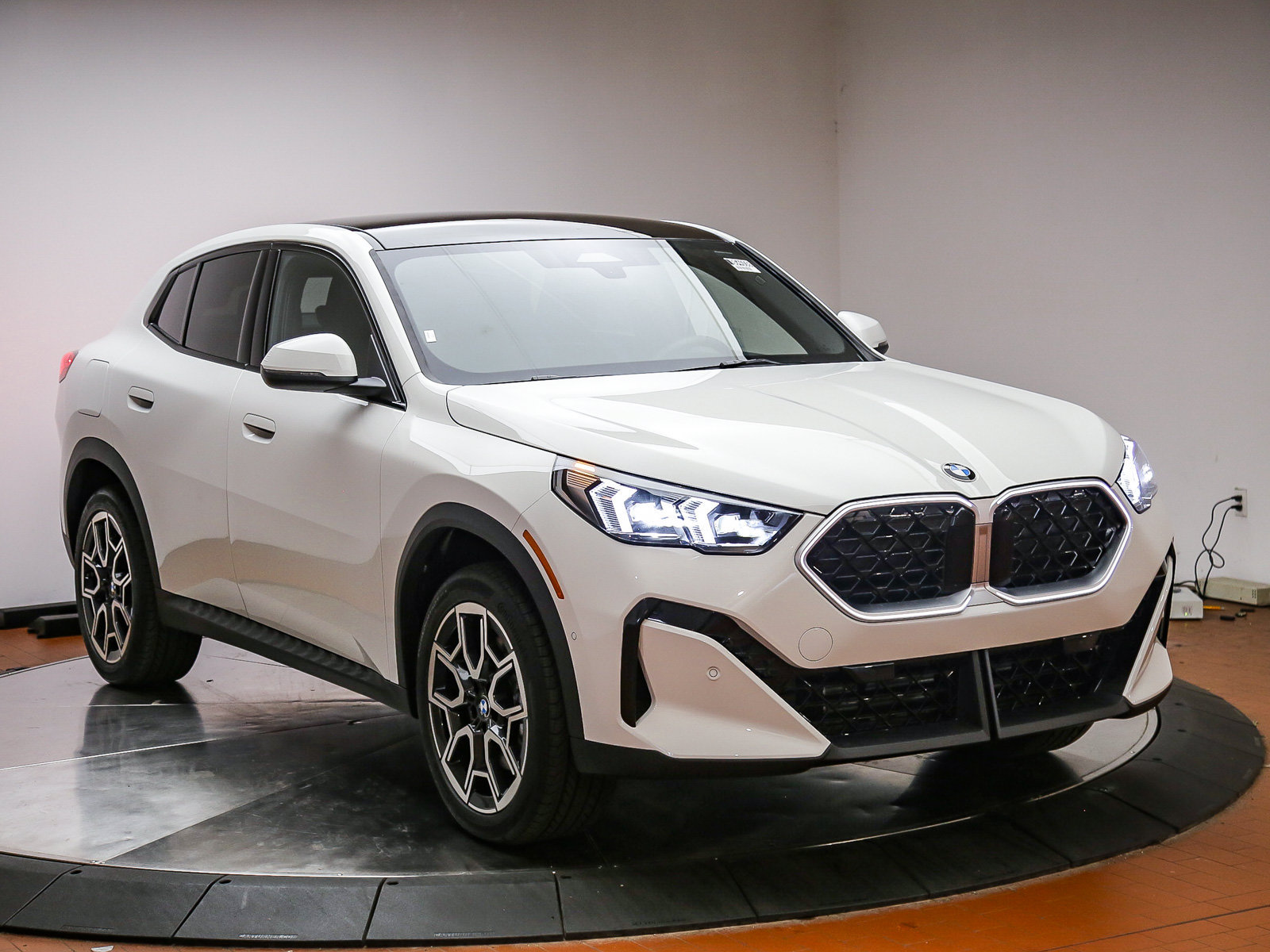 New 2027 BMW X2 xDrive28i AWD/4WD image 3
