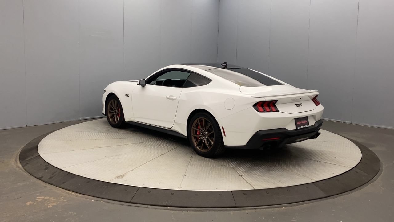 Used 2024 Ford Mustang GT Premium RWD image 3