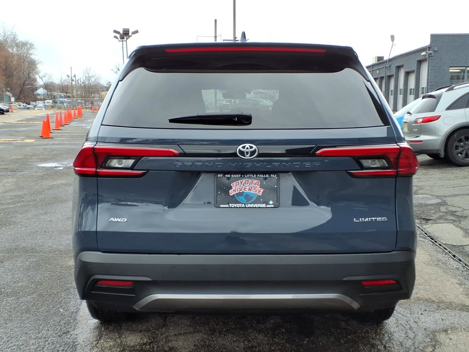 Certified 2024 Toyota Grand Highlander Platinum image 5