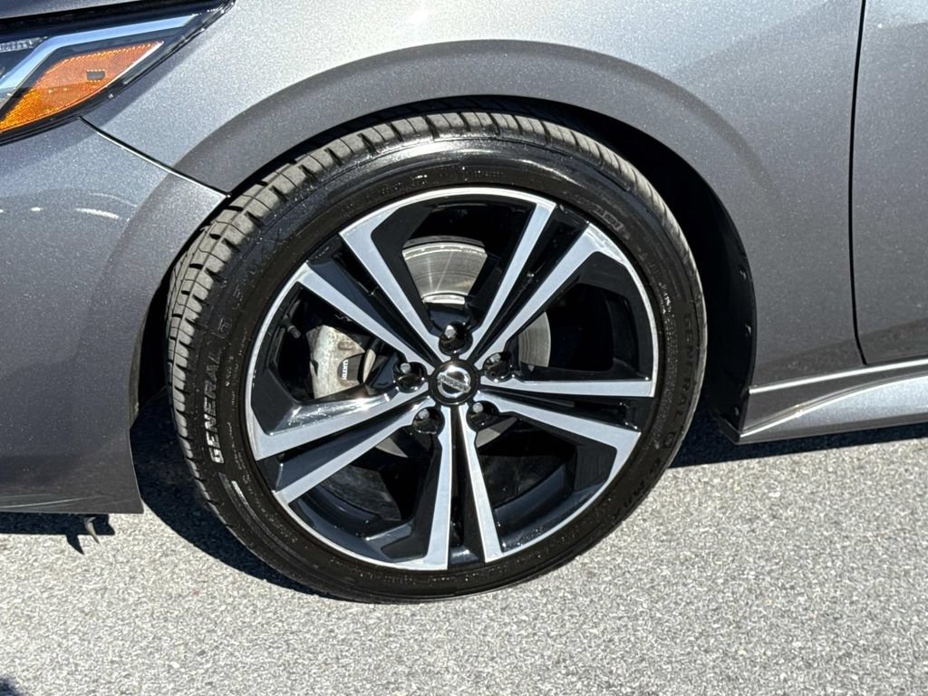 Used 2023 Nissan Sentra SR w/ SR Premium Package FWD image 30
