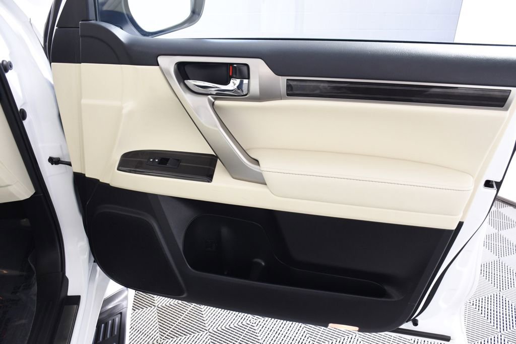 Used 2021 Lexus GX 460 Premium w/ Premium Package image 18