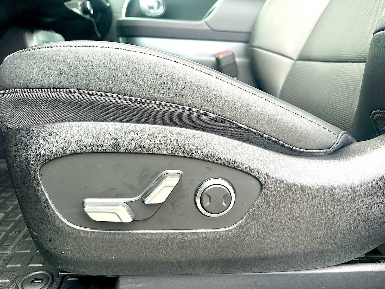 New 2026 Hyundai Ioniq 9 SEL image 14