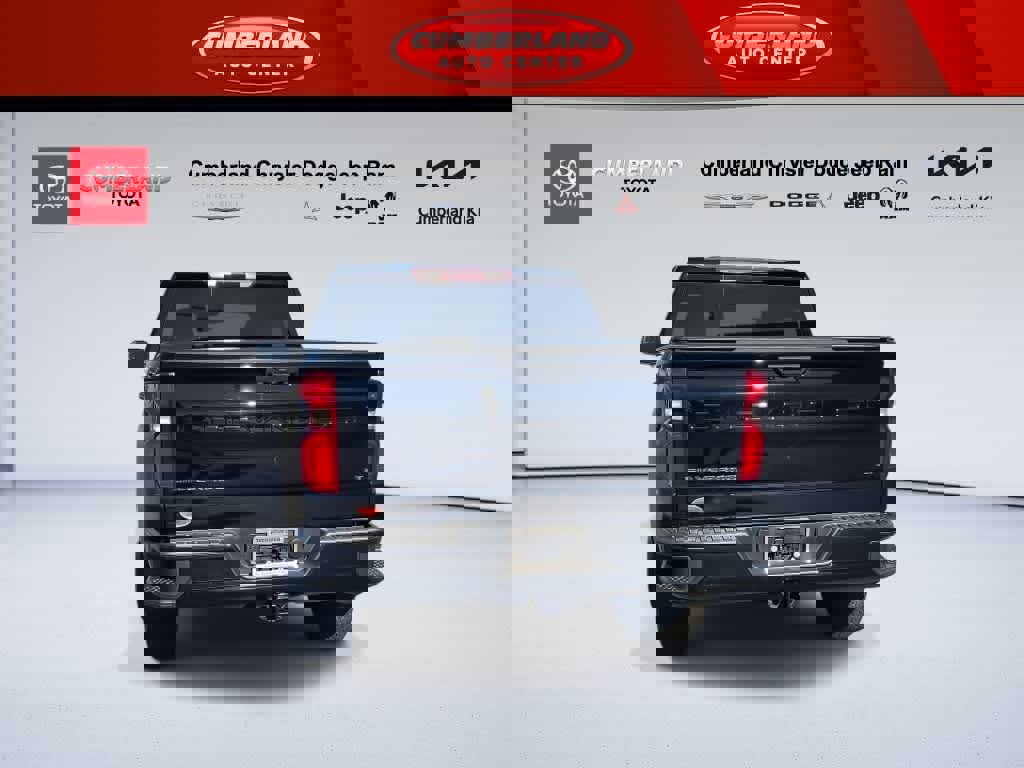 Used 2022 Chevrolet Silverado 1500 LT Trail Boss image 7