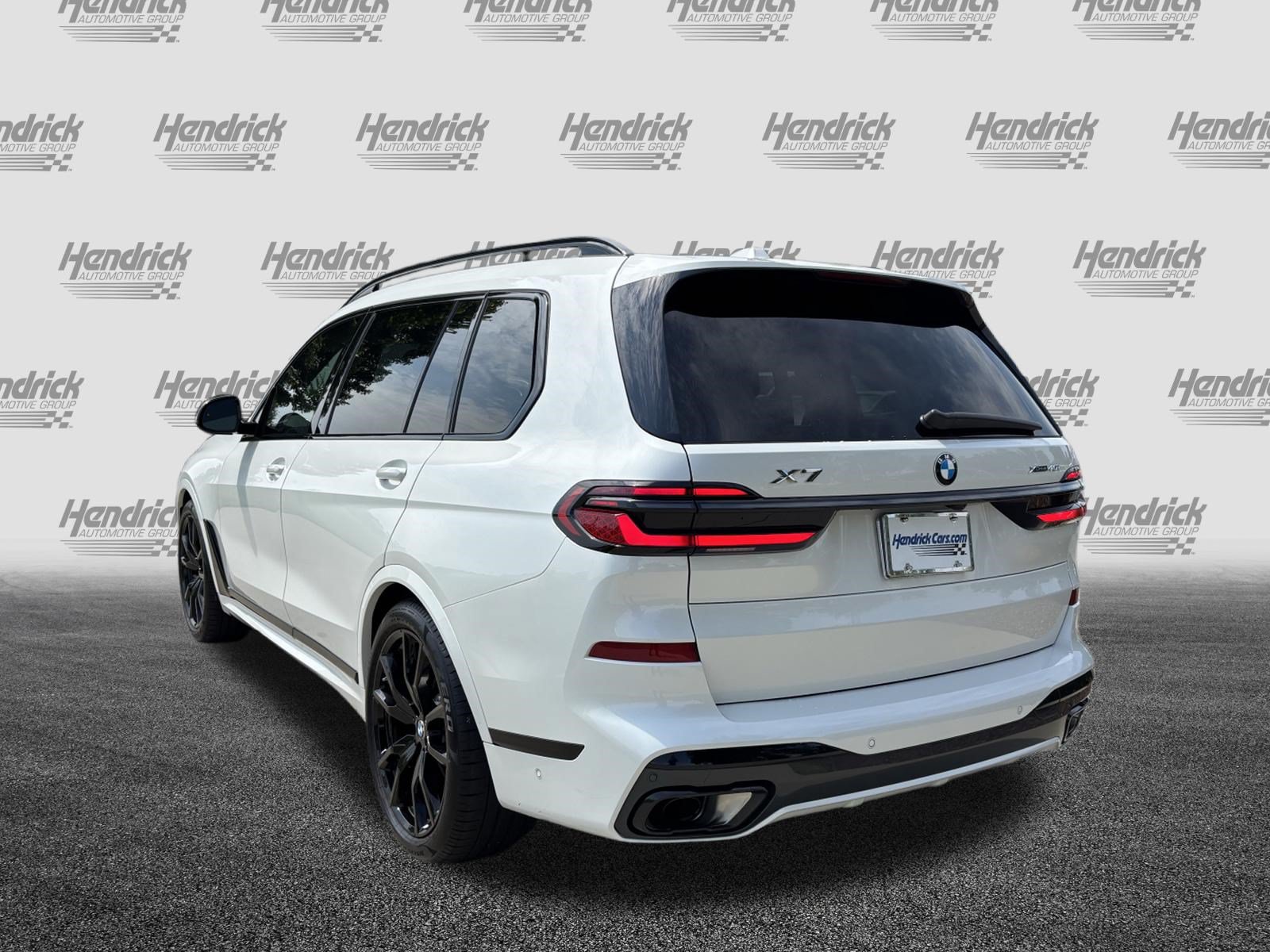 Used 2026 BMW X7 xDrive40i w/ M Sport Package AWD/4WD image 8