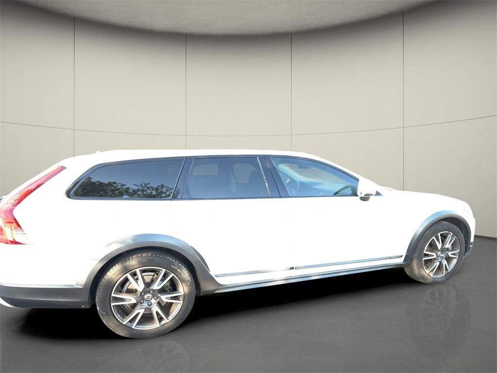 Used 2018 Volvo V90 T6 Cross Country w/ Convenience Package image 7