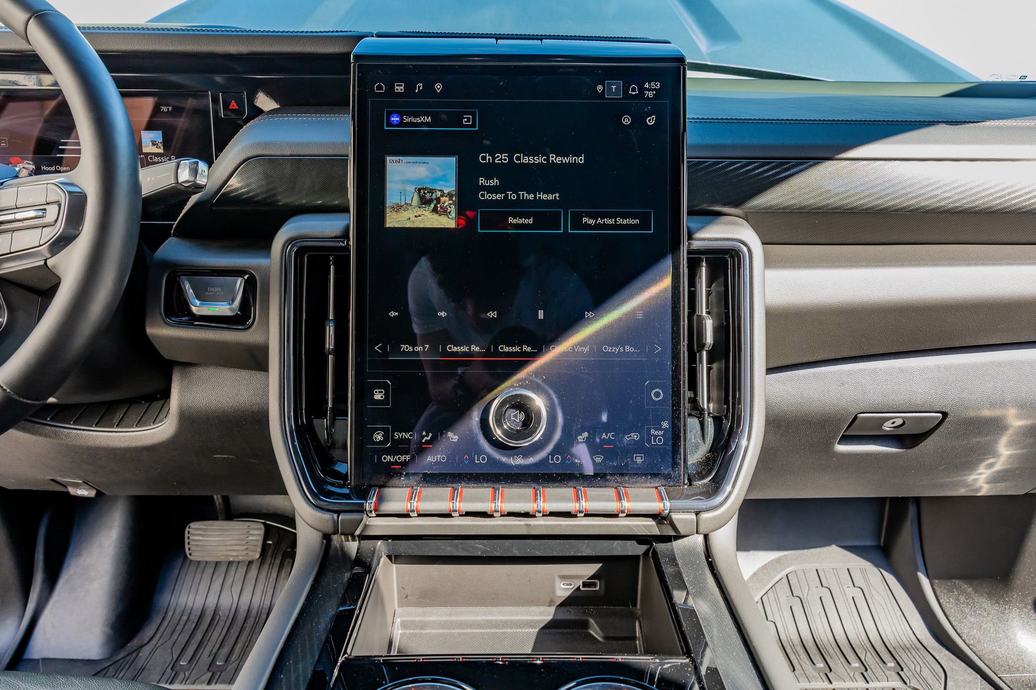 Used 2025 GMC Yukon AT4 w/ Premium Trailering Package image 22