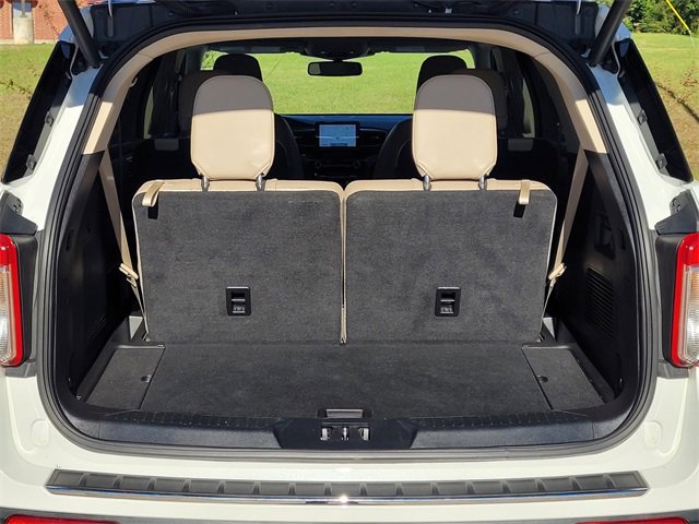 Used 2021 Ford Explorer Limited w/ Equipment Group 301A image 9