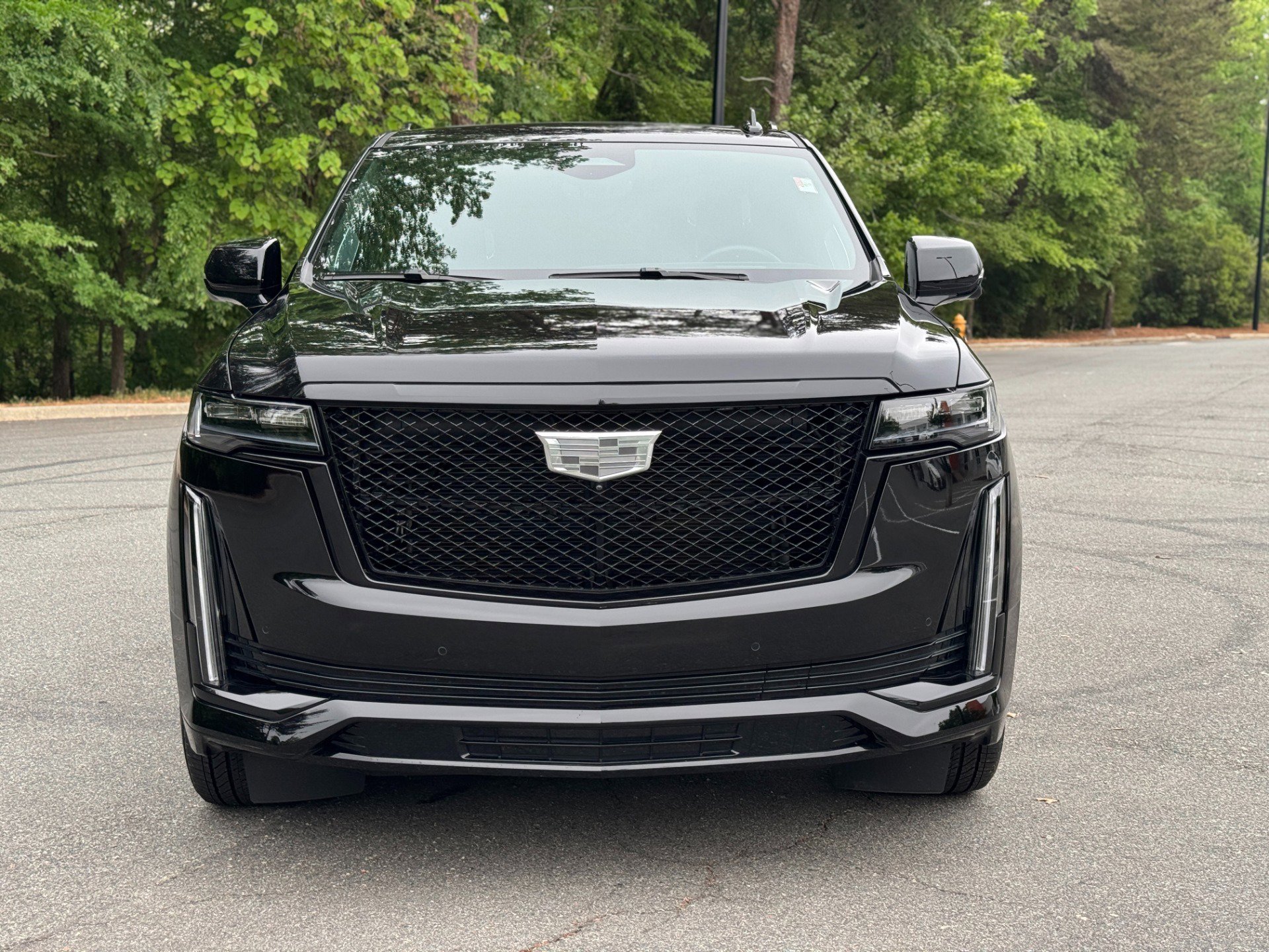 Used 2024 Cadillac Escalade ESV Sport Platinum w/ LPO, ONYX Package image 2