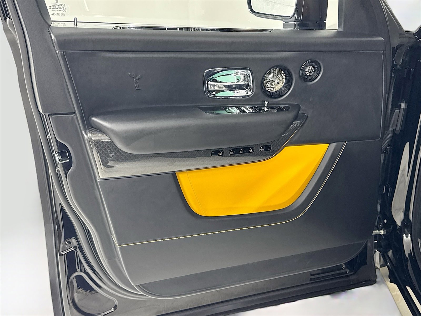 Used 2025 Rolls-Royce Cullinan Black Badge image 16