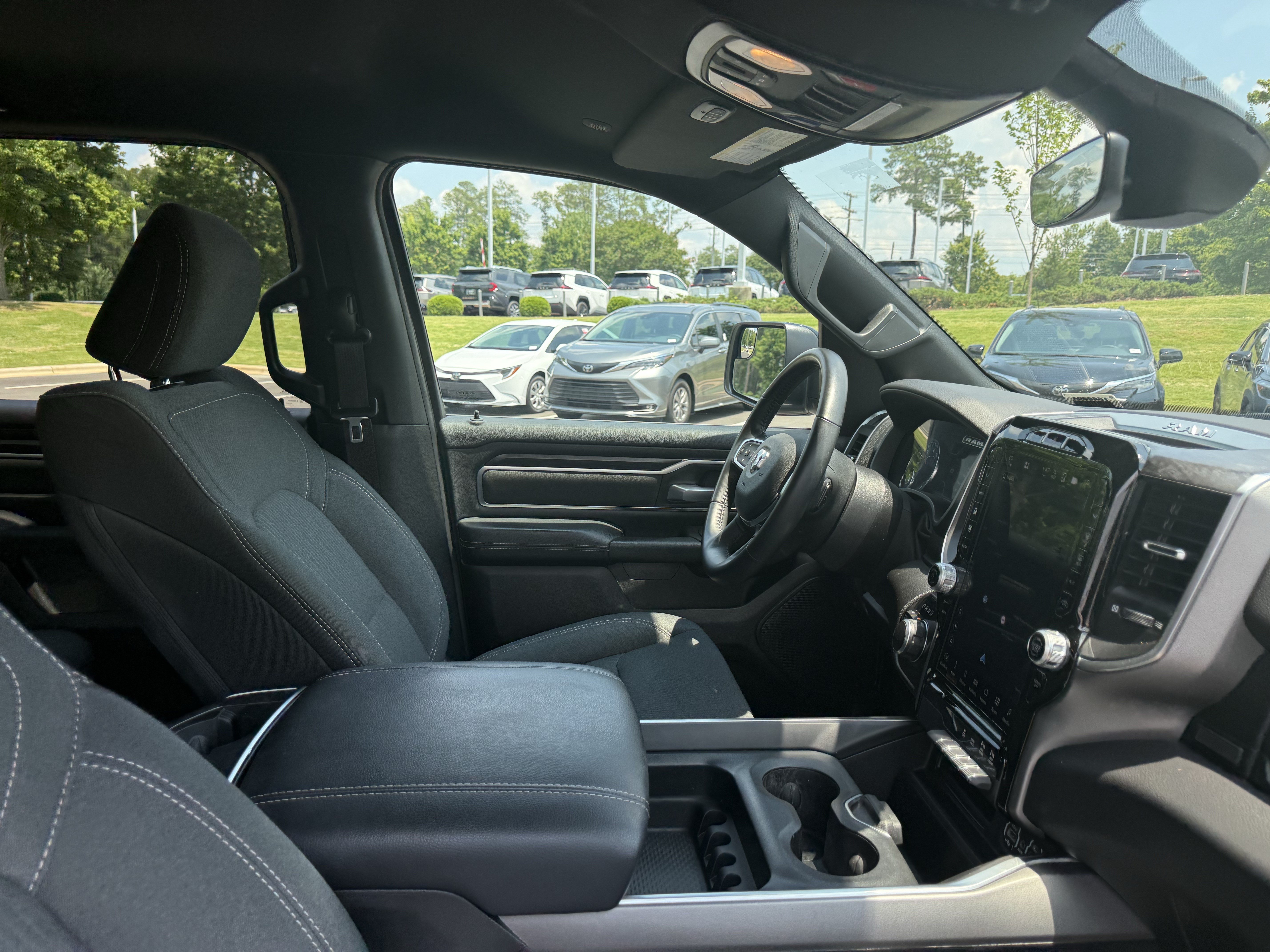Used 2024 RAM 1500 Big Horn AWD/4WD image 32