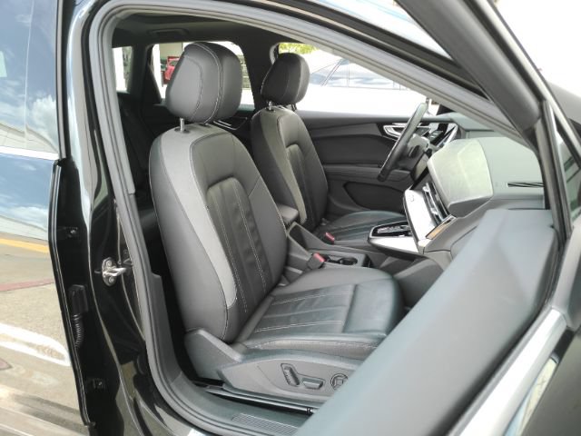 Used 2022 Audi Q4 e-tron Prestige AWD/4WD image 24