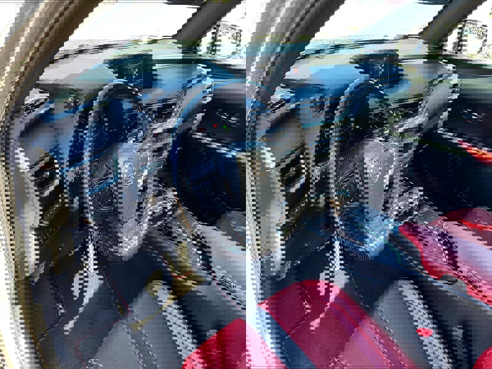 Used 2019 Lexus UX 250h F Sport w/ F Sport Premium Package image 8