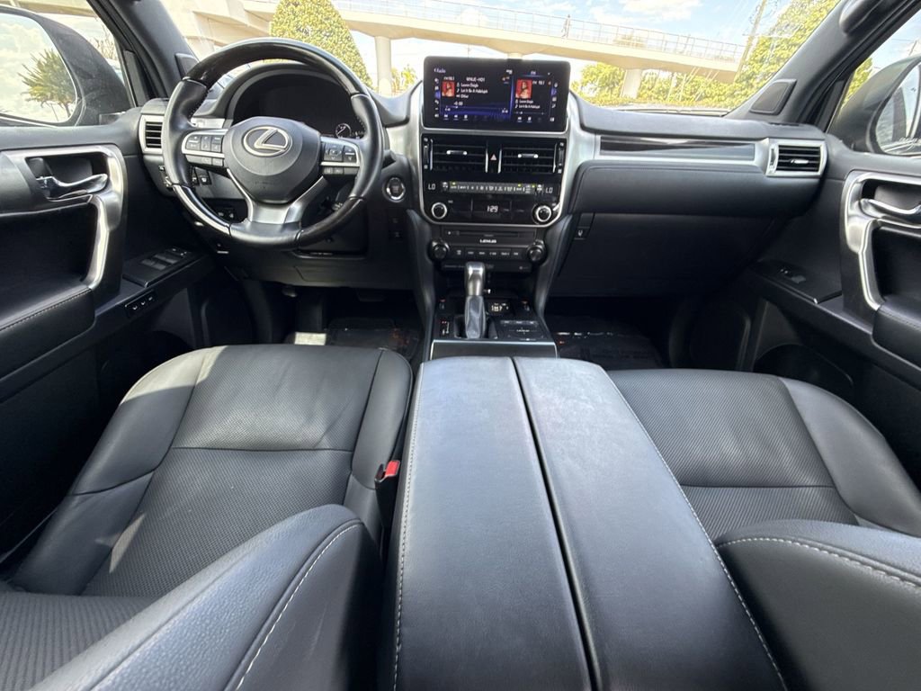 Used 2023 Lexus GX 460 Premium w/ Premium Plus Package image 17