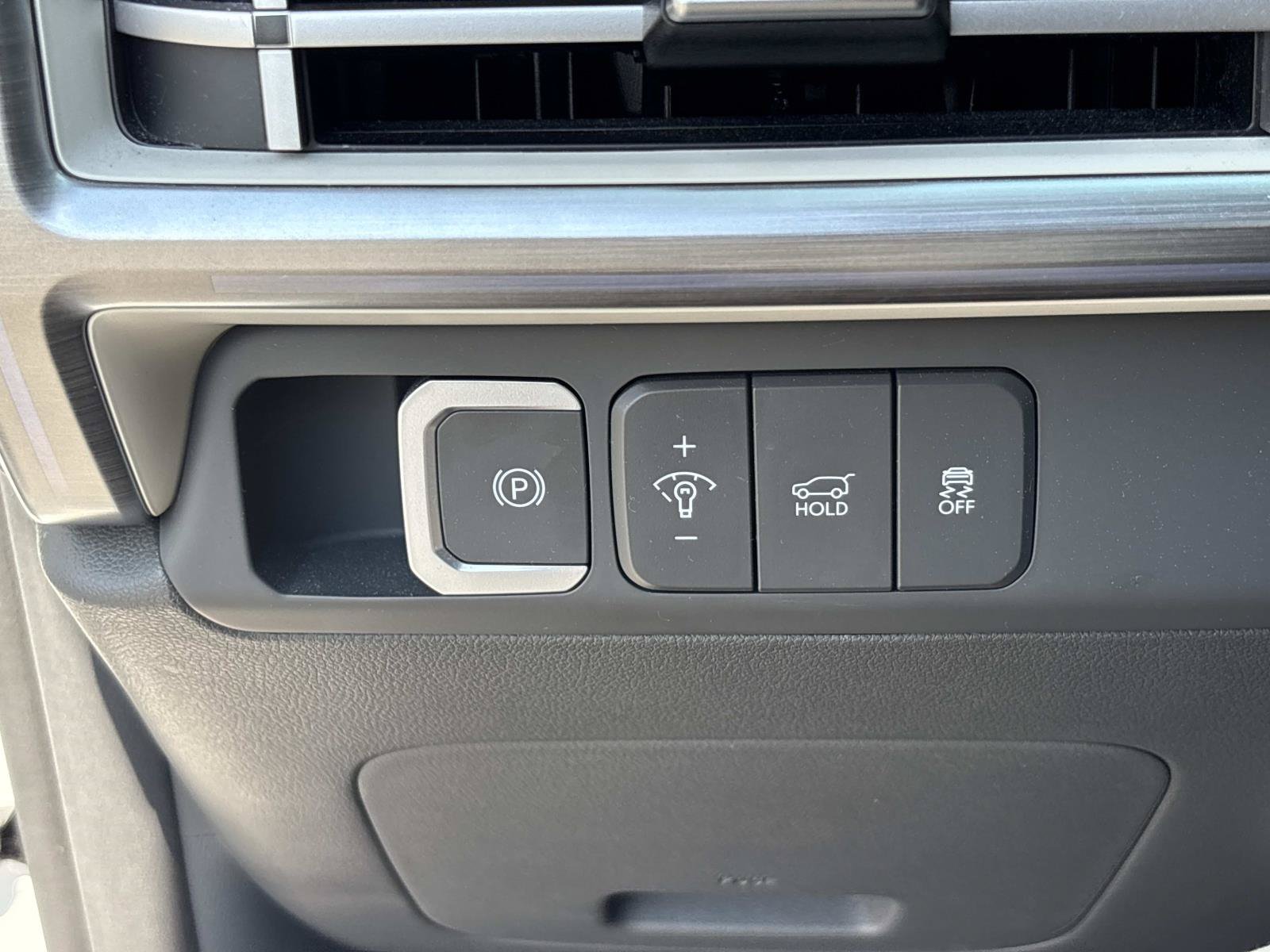 Used 2024 Hyundai Santa Fe Calligraphy AWD/4WD image 19