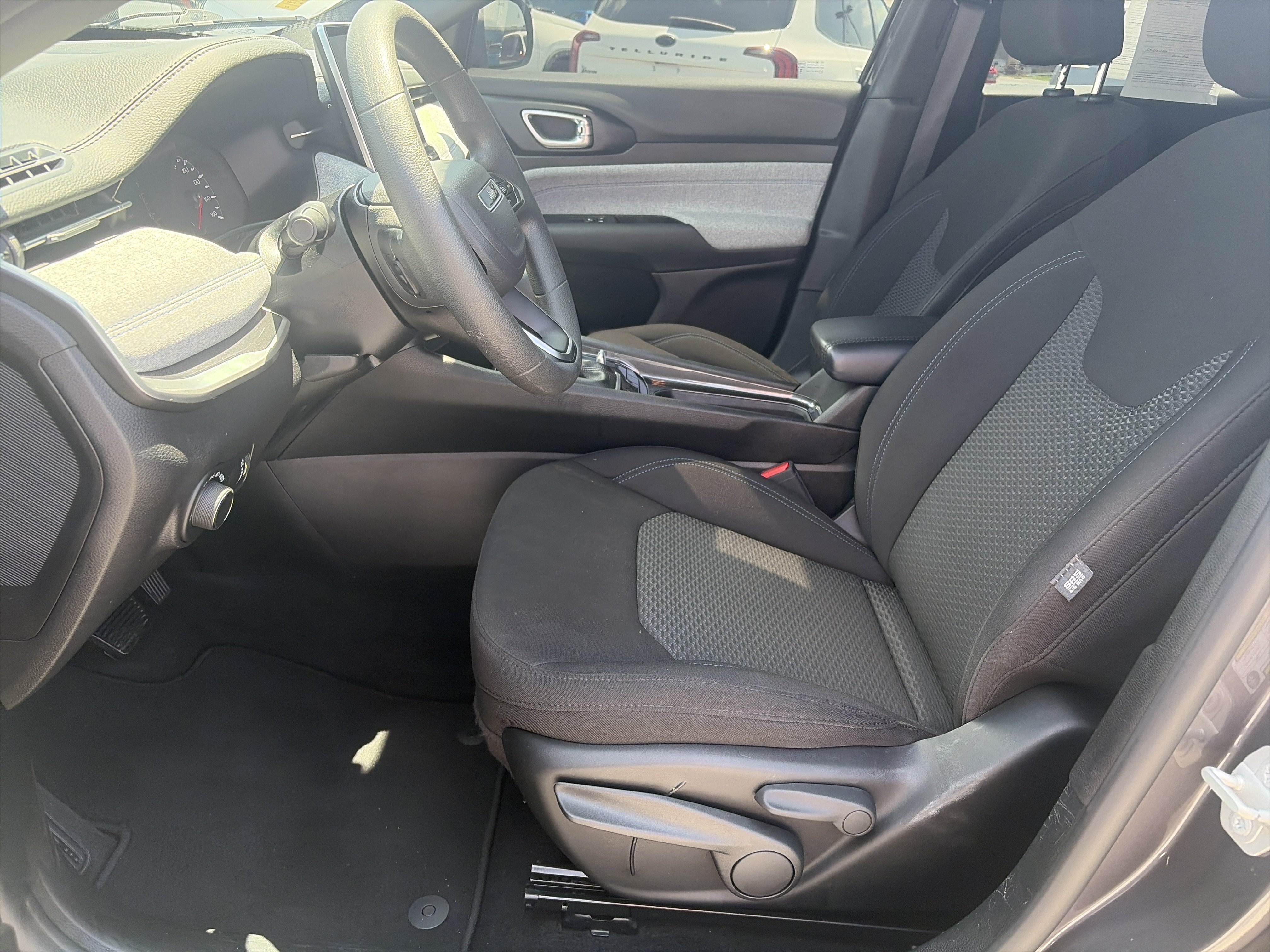 Used 2024 Jeep Compass Sport AWD/4WD image 5