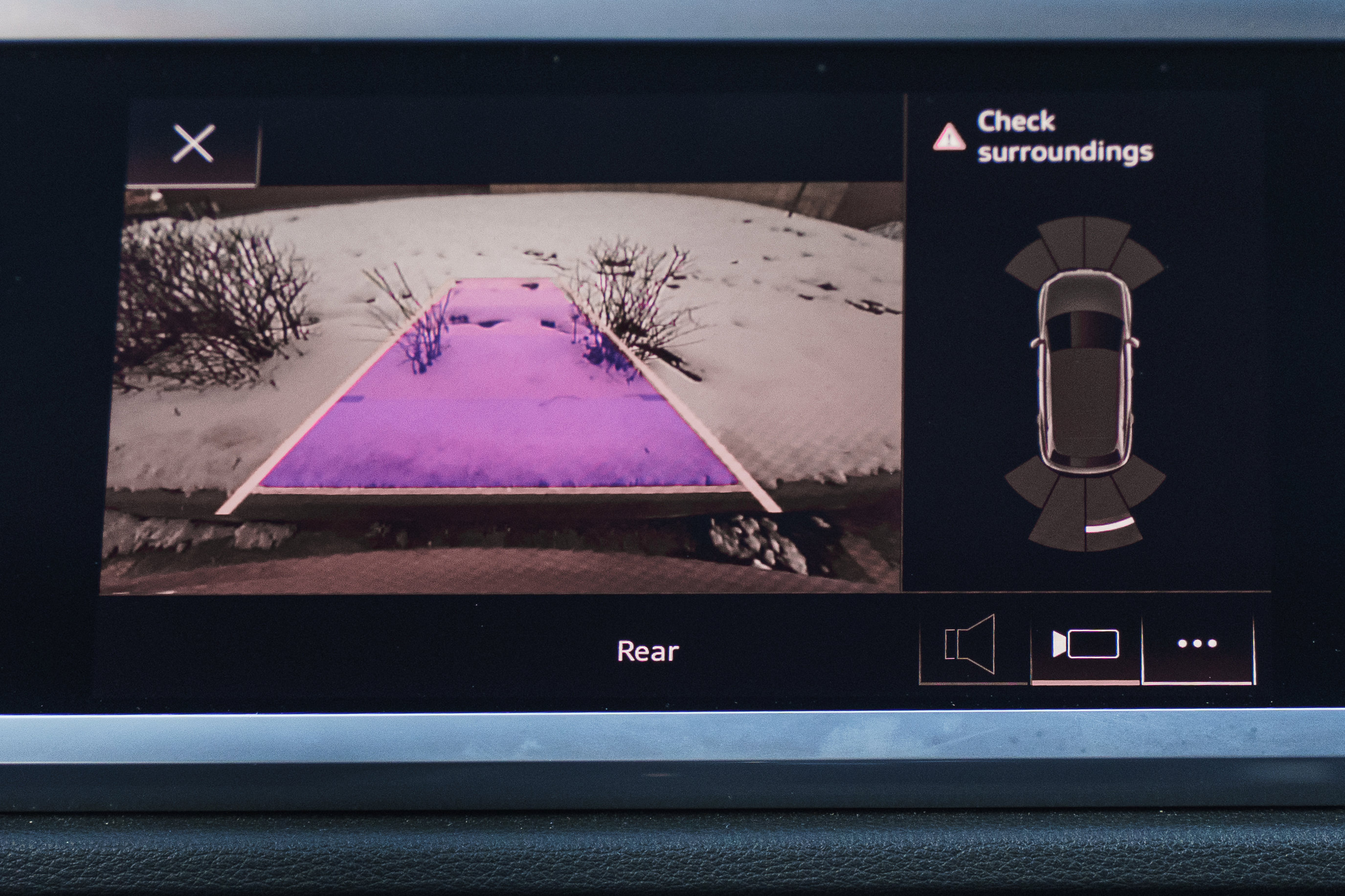 Used 2022 Audi Q3 2.0T Premium w/ Black Optic Sport Package image 14