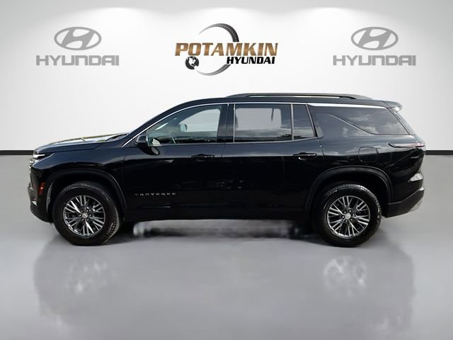 Used 2025 Chevrolet Traverse LT FWD image 8