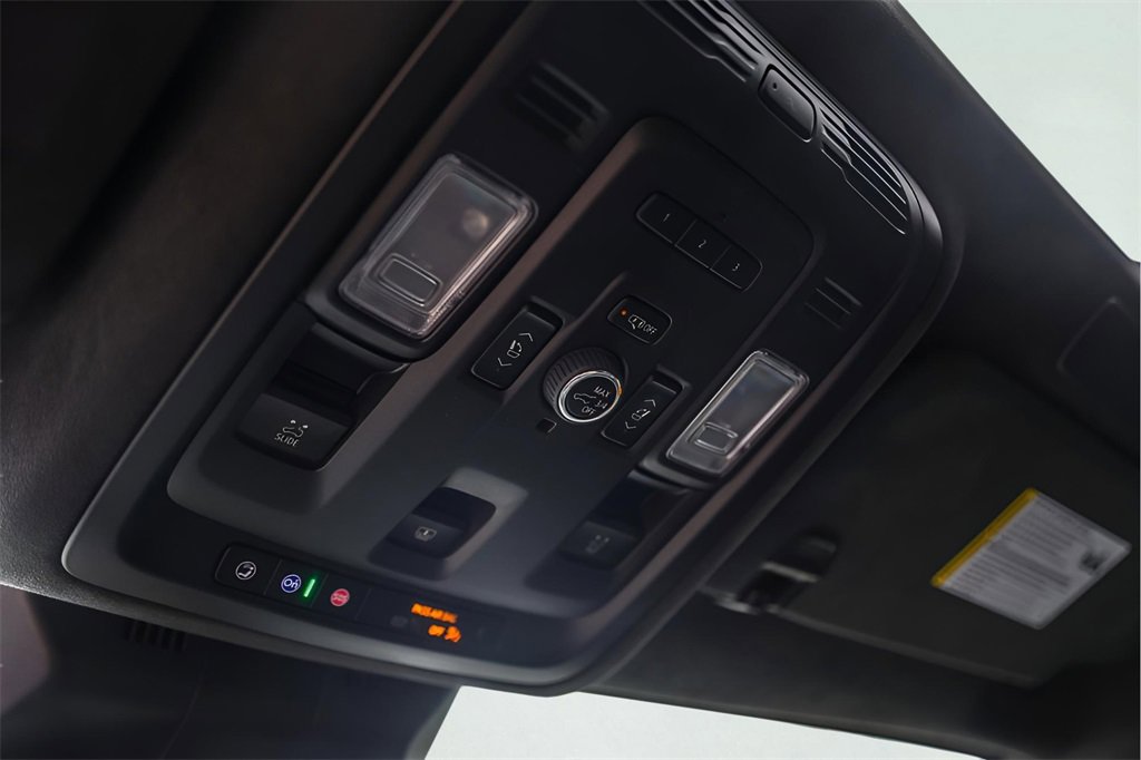 Used 2023 Cadillac Escalade V w/ LPO, ONYX Package image 24