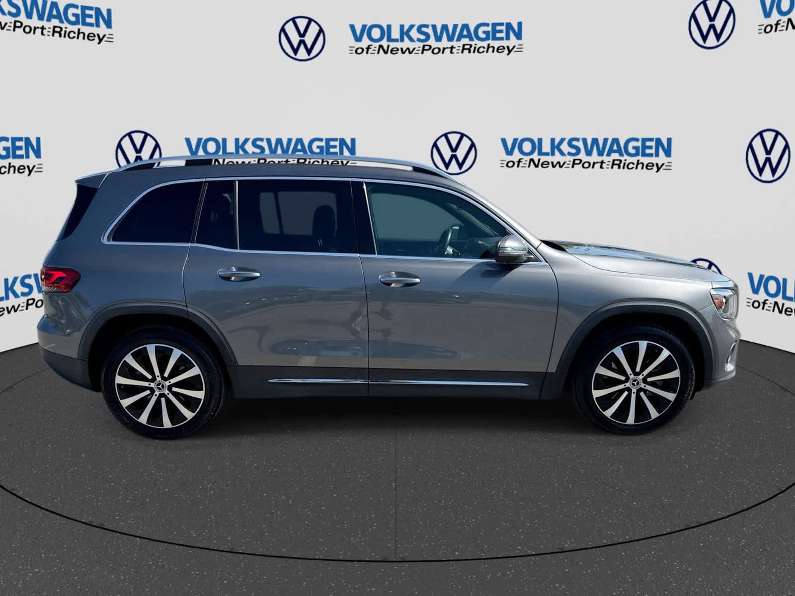 Used 2023 Mercedes-Benz GLB 250 w/ Premium Package image 15