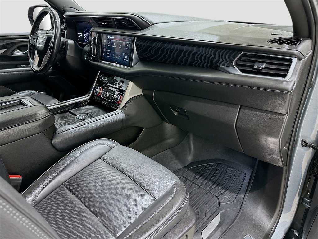 Used 2022 GMC Yukon XL Denali image 32