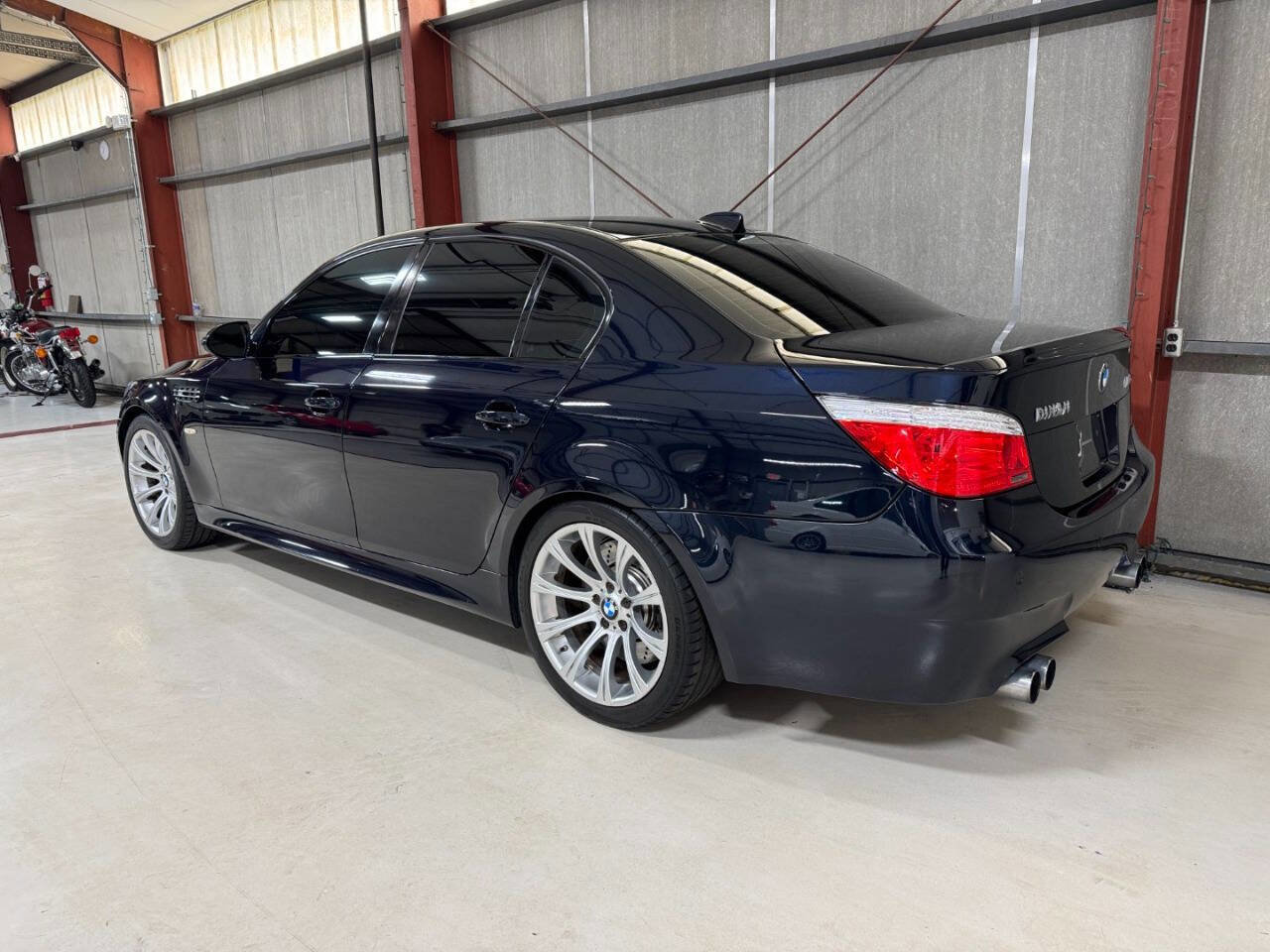 Used 2010 BMW M5 image 7