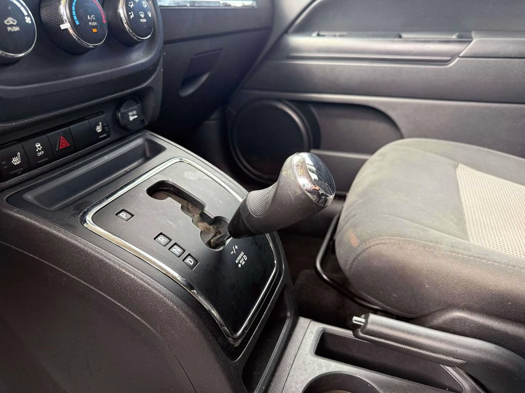 Used 2015 Jeep Patriot Latitude FWD image 19