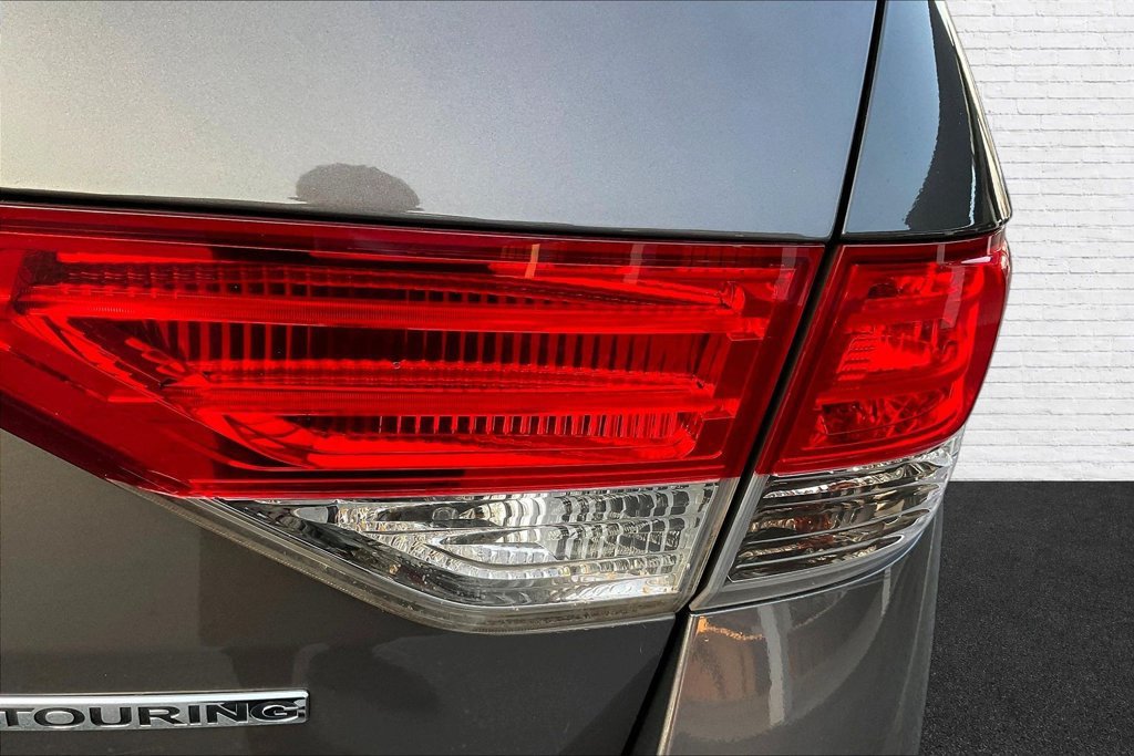 Used 2016 Honda Odyssey Touring image 18