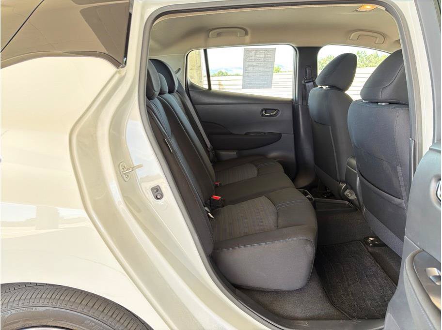 Used 2025 Nissan Leaf S FWD image 13