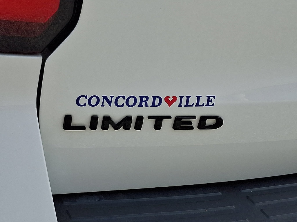 Used 2023 Ford Expedition Limited AWD/4WD image 32