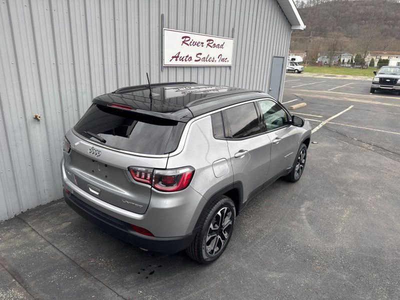 Used 2022 Jeep Compass Limited image 7