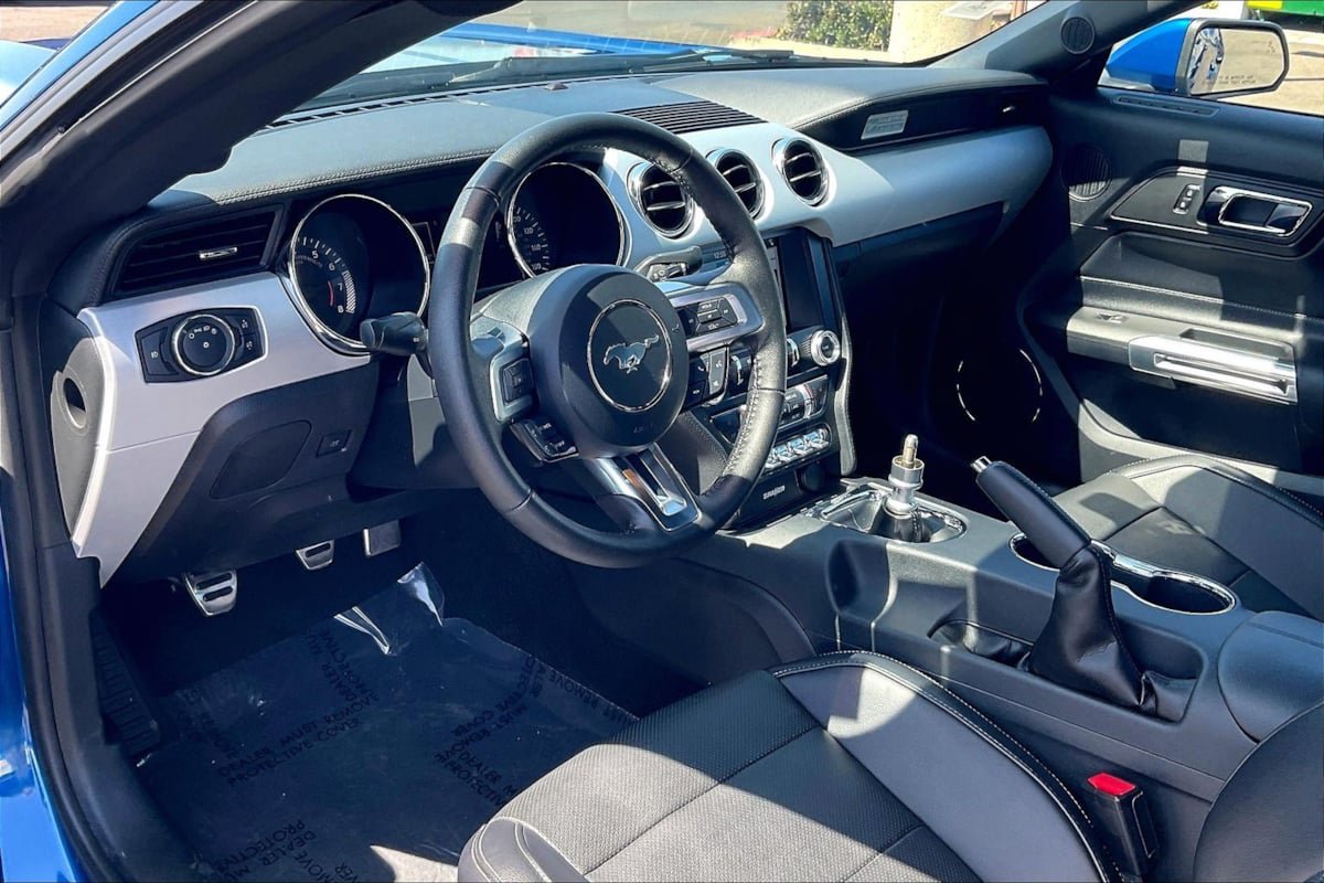 Used 2017 Ford Mustang GT Premium w/ Equipment Group 401A RWD image 12