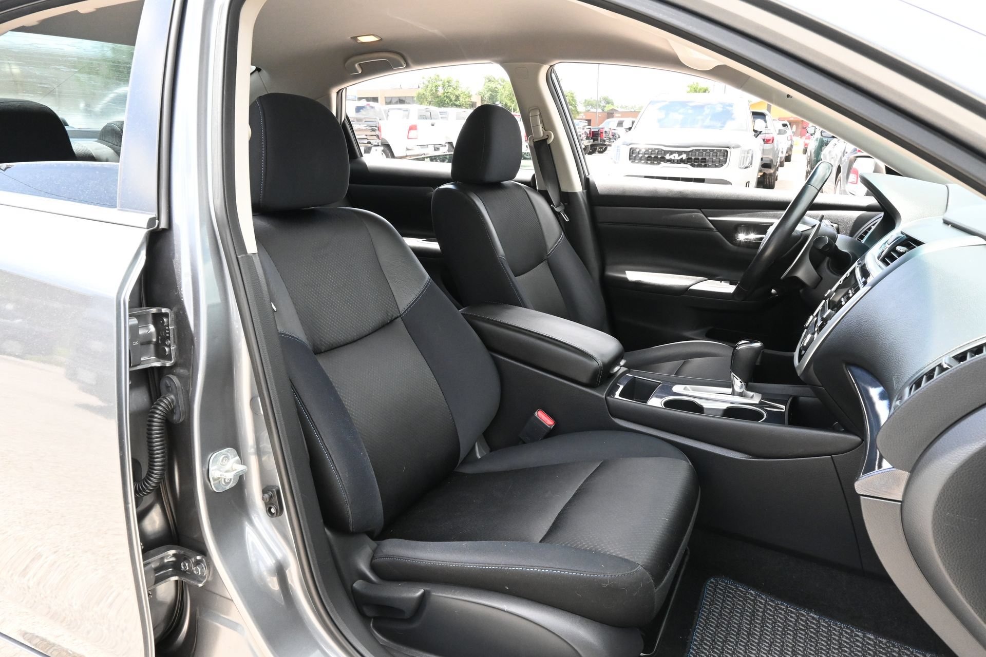 Used 2018 Nissan Altima 2.5 SR FWD image 22